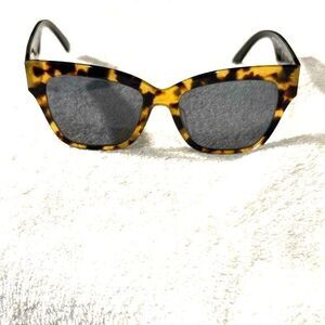 Longchamp Le Pliage Sunglasses Only NWOT Tortoise Shell